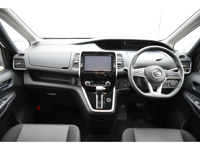 セレナ ハイウェイスター　ＶセレクションＩＩ　１オナ　純９ナビ　フルセグＴＶ　ＥＴＣ　ドラレコ　アラモニ　両オートスライド　ＬＥＤヘッド　セーフティパックＡ　寒冷地　デュアルエアコン　エマブレ　コーナーセンサー　踏み間違い　インテリキー（6枚目）