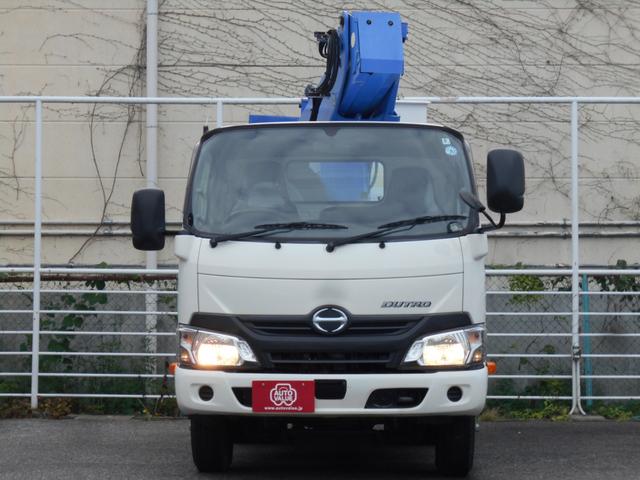 ９．７ｍ　高所作業車　アイチ製ＳＢ１０Ａ　絶縁バケット２００ｋｇ　６０８ｈｒ　ＥＴＣ　坂道発進補助装置　電動パーキングブレーキ　アイドリングストップ　ＥＣＯモードスイッチ　左電格ミラー　アシストアイドルＵＰ　クリアシートカバー　５速ＭＴ(2枚目)