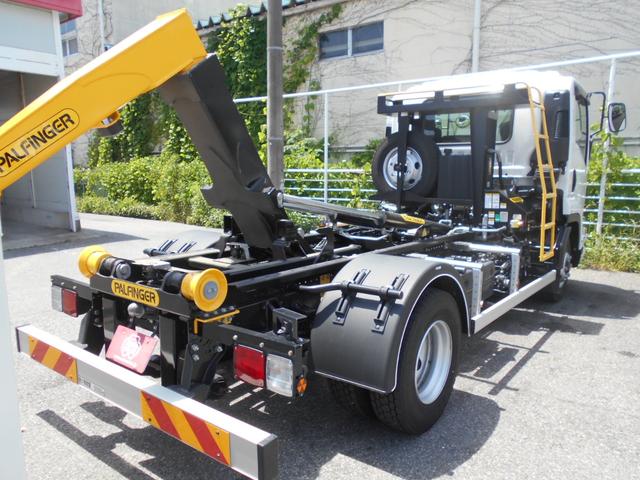 フォワード 脱着装置付コンテナ専用車　３５００ｋｇ積み　リモコン＆タッチパネルリモコン　デジタルインナーミラー　ＥＴＣ　バックカメラ　ＬＥＤヘッドライト　ＬＥＤフォグランプ　左電格ミラー　キーレス　スペアキー　衝突被害軽減ブレーキ　車線逸脱警報装置（14枚目）