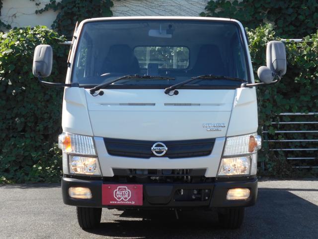 ＮＴ４５０アトラス フルスーパーロー平ボディ　２０００ｋｇ積み４ナンバー　リアＷタイヤ　ＥＴＣ　キーレス　スペアキー　左電格ミラー　フォグランプ　ヘッドライトレベライザー　衝突被害軽減ブレーキ　車線逸脱警報装置　横滑り防止装置　アイドリングストップ　ＥＣＯモードスイッチ（2枚目）
