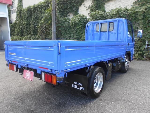 エルフトラック フルフラットロー平ボディ　４ＷＤ　２０００ｋｇ積み４ナンバー　リアＷタイヤ　ＥＴＣ　ドラレコ　アルコア製アルミホイル　リモコンキー　左電格ミラー　坂道発進補助装置　衝突防止補助システム　アイドリングストップ　フォグランプ（7枚目）