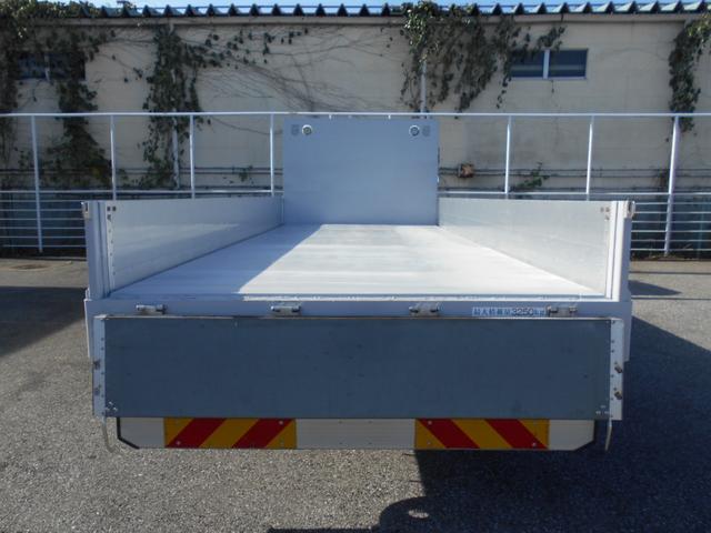 ヒノレンジャー ワイド超ロング平ボディ　アルミブロック　３２５０ｋｇ積み　エアサス　バックカメラ　ＬＥＤヘッドライト　ＬＥＤフォグランプ　左電格ミラー　ＥＣＯモードスイッチ　衝突被害軽減ブレーキ　車線逸脱警報装置　横滑り防止装置　坂道発進補助装置（9枚目）