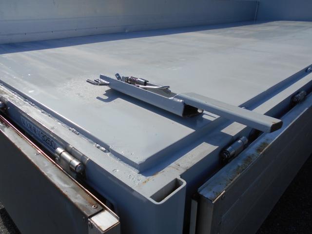 ヒノレンジャー ワイド超ロング平ボディ　アルミブロック　３２５０ｋｇ積み　エアサス　バックカメラ　ＬＥＤヘッドライト　ＬＥＤフォグランプ　左電格ミラー　ＥＣＯモードスイッチ　衝突被害軽減ブレーキ　車線逸脱警報装置　横滑り防止装置　坂道発進補助装置（12枚目）