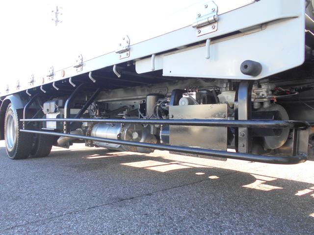 ヒノレンジャー ワイド超ロング平ボディ　アルミブロック　３２５０ｋｇ積み　エアサス　バックカメラ　ＬＥＤヘッドライト　ＬＥＤフォグランプ　左電格ミラー　ＥＣＯモードスイッチ　衝突被害軽減ブレーキ　車線逸脱警報装置　横滑り防止装置　坂道発進補助装置（17枚目）