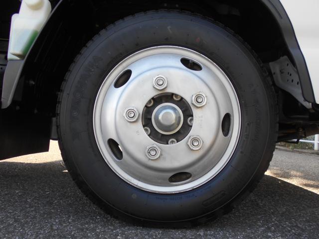 エルフトラック フルフラットロー強化ダンプ 2000kg積み4ナンバー SGグレード コボレーン 中間ピン2本 ETC キーレス スペアキー 左電格ミラー フォグランプ 坂道発進補助装置 ASR ECONOスイッチ ヘッドライトレベライザー 荷台塗装仕上げ済(24枚目)