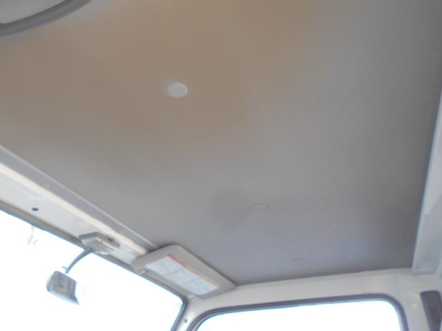 エルフトラック 4段クレーン付き平ボディ 2000kg積み4ナンバー 2.2t吊り 荷台床&鳥居鉄板張り 坂道発進補助装置 アイドリングストップ クラッチフリー クラッチ有5速MT ワンオーナー車 純正ラバーマット&ドアバイザー(39枚目)