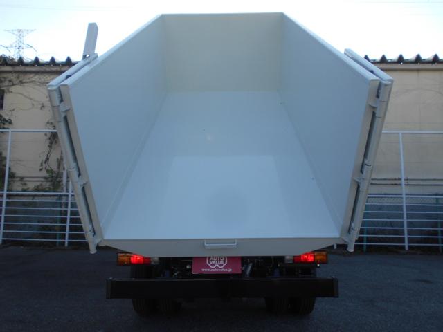 キャンター NEWモデル 深ダンプ 3000kg積み4ナンバー 土砂禁 リアWタイヤ フル液晶メーターパネル バックカメラ LEDオートヘッドライト LEDフォグランプ スマートキー2個 左電格ミラー アイドリングストップ ステアリングリモコン 横滑り防止装置(11枚目)