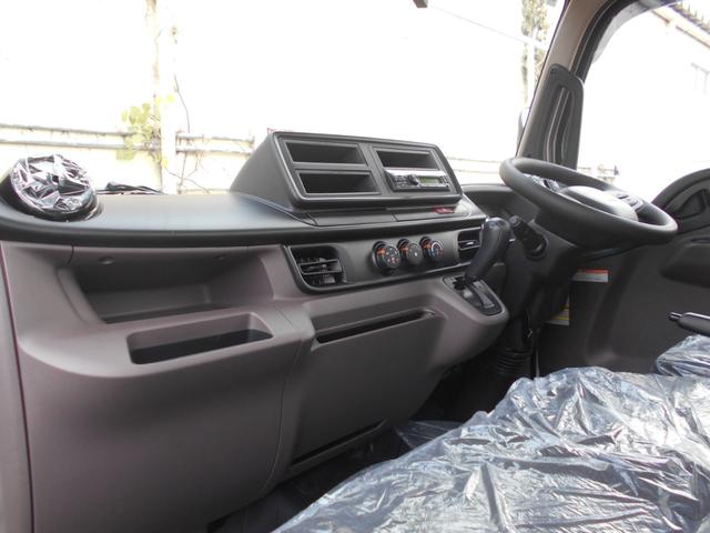 キャンター 垂直パワーゲート 2000kg積み4ナンバー NEWモデル フル液晶メーターパネル バックカメラ LEDオートヘッドライト LEDフォグランプ スマートキー2個 左電格ミラー アイドリングストップ 坂道発進補助装置 横滑り防止装置 ステアリングリモコン(26枚目)