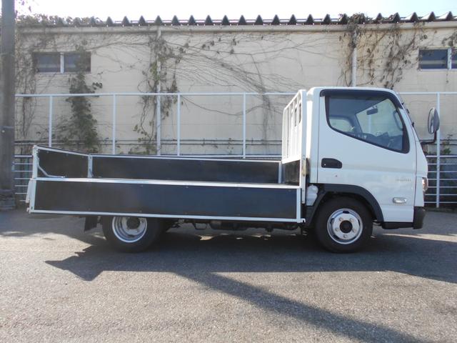 キャンター 全低床平ボディ 2000kg積み4ナンバー リアWタイヤ スマートキー2個 LEDヘッドライト LEDフォグランプ 左電格ミラー ヘッドライトレベライザー 衝突被害軽減ブレーキ 車線逸脱警報装置 横滑り防止装置 アクティブサイドガードアシスト(6枚目)