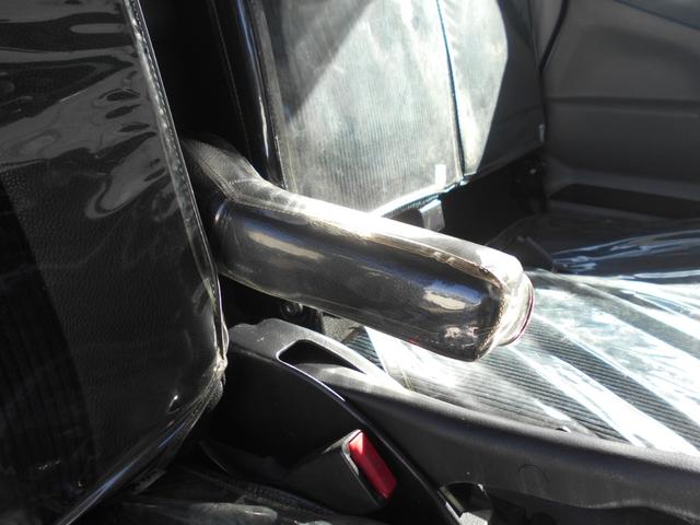 ＮＴ４５０アトラス フルスーパーロー平ボディ　カスタム　２０００ｋｇ積み４ナンバー　リアＷタイヤ　社外ナビＴＶ　ＥＴＣ　キーレス　スペアキー　両側電動格納ミラー　衝突被害軽減ブレーキ　車線逸脱警報装置　横滑り防止装置　荷台床鉄板張り　坂道発進補助装置（34枚目）