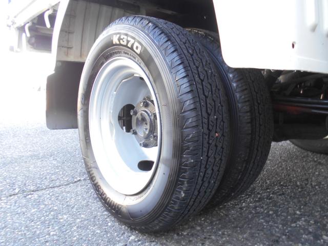 バネットトラック DX スーパーロー ロング Wタイヤ 1000kg積み 5速MT 三方開 左電動ミラー ドラレコ 集中ドアロック ヘッドライトレベライザー マット&バイザー 荷台木製(19枚目)