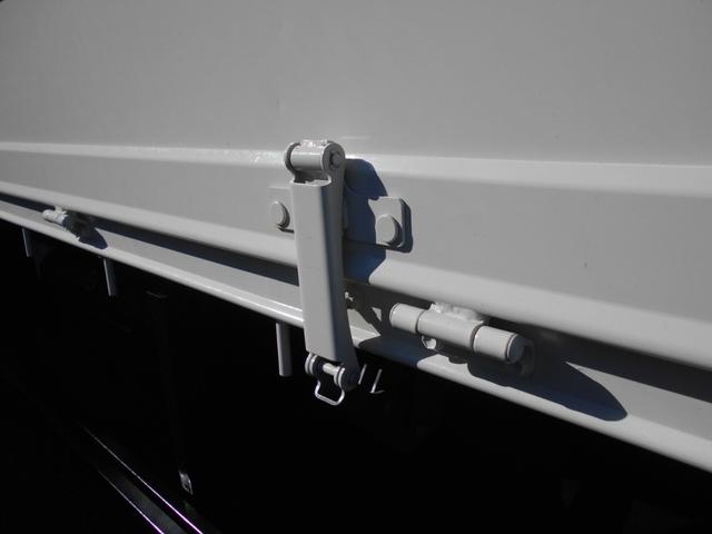 ダイナトラック 4450kg積み平ボディ ワイド超ロング LEDヘッドライト LEDフォグランプ ETC バックカメラ スマートキー2個 スペアキー 坂道発進補助装置 衝突被害軽減ブレーキ 車線逸脱警報装置 横滑り防止装置 電動パーキングブレーキ(12枚目)