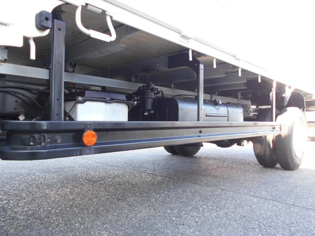 ダイナトラック 4450kg積み平ボディ ワイド超ロング LEDヘッドライト LEDフォグランプ ETC バックカメラ スマートキー2個 スペアキー 坂道発進補助装置 衝突被害軽減ブレーキ 車線逸脱警報装置 横滑り防止装置 電動パーキングブレーキ(17枚目)