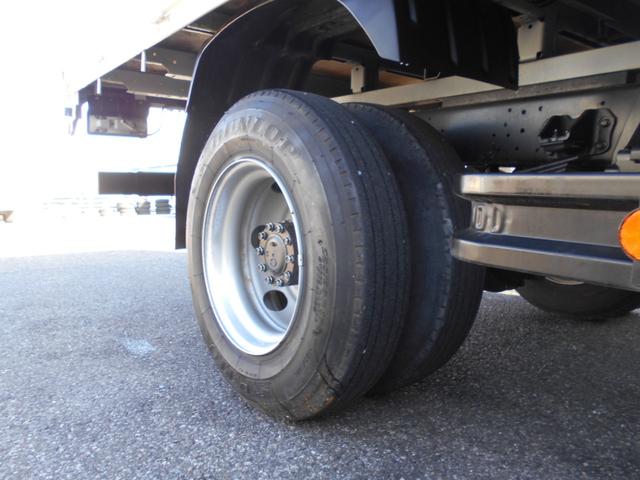 ダイナトラック 4450kg積み平ボディ ワイド超ロング LEDヘッドライト LEDフォグランプ ETC バックカメラ スマートキー2個 スペアキー 坂道発進補助装置 衝突被害軽減ブレーキ 車線逸脱警報装置 横滑り防止装置 電動パーキングブレーキ(22枚目)