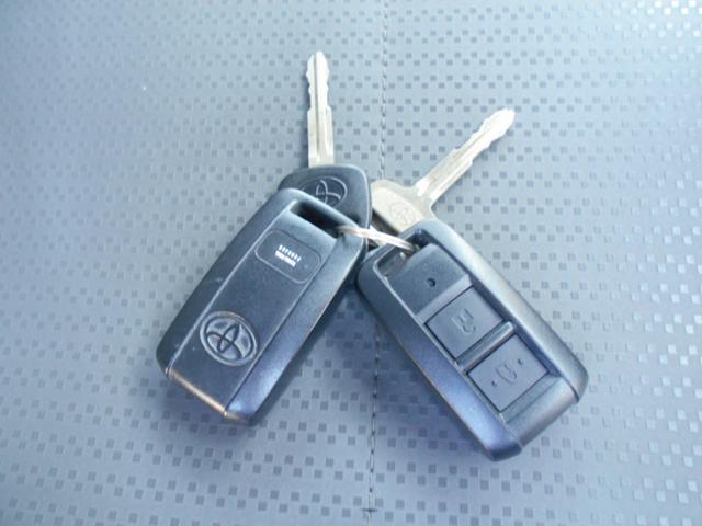 ダイナトラック 4450kg積み平ボディ ワイド超ロング LEDヘッドライト LEDフォグランプ ETC バックカメラ スマートキー2個 スペアキー 坂道発進補助装置 衝突被害軽減ブレーキ 車線逸脱警報装置 横滑り防止装置 電動パーキングブレーキ(37枚目)