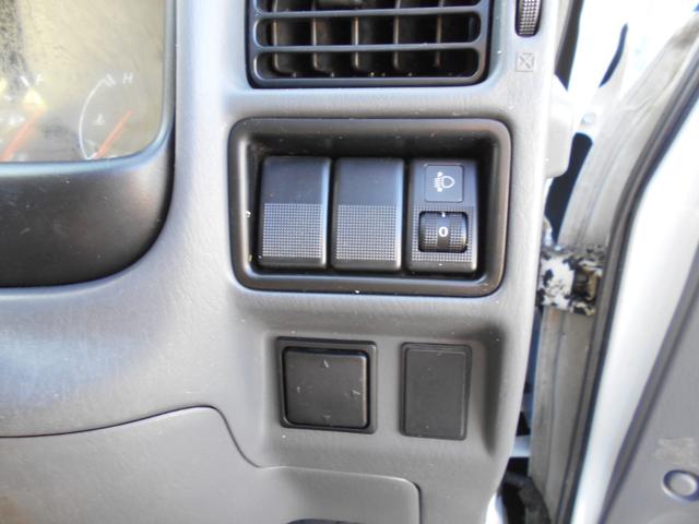 ボンゴトラック ＤＸ　リアＷタイヤ　５速ＭＴ　８５０ｋｇ積み　三方開　左電動ミラー　作業灯　ＥＴＣ　集中ドアロック　ゲートプロテクター　マット＆バイザー（28枚目）