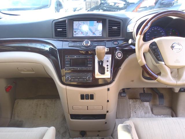 高級感のあるインパネまわり♪