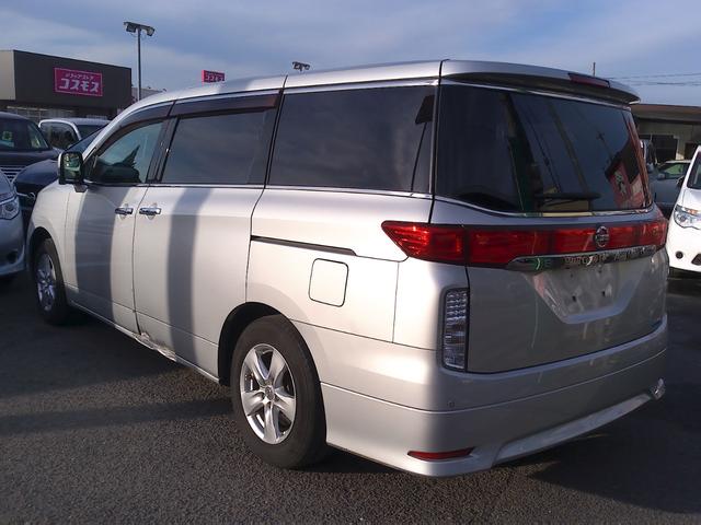 外装に関しましては全車ポリッシャーにて磨き完了後ご納車させて頂きます♪ピカピカなお車でご機嫌でドライブ♪また提携板金工場もございますので格安にて修理のご案内可能です♪