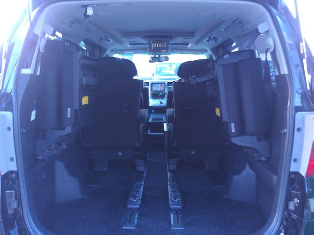 アルファード ２４０Ｓ　Ｃパッケージ　車検２年付　ツインサンルーフ　メーカーＯＰナビ　後席モニター　フルセグ　ＤＶＤ再生　Ｂｌｕｅｔｏｏｔｈ　両側パワースライドドア　パワーバックドア　ＥＴＣ　パワーシート　エグゼクティブキャプテンシート（12枚目）