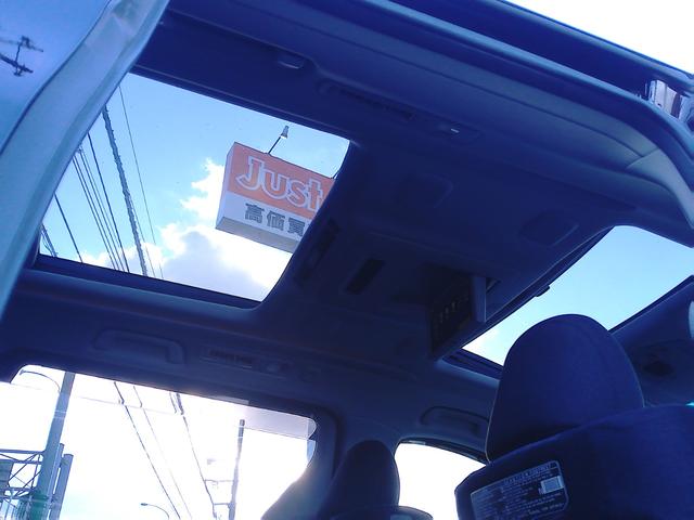 アルファード ２４０Ｓ　Ｃパッケージ　車検２年付　ツインサンルーフ　メーカーＯＰナビ　後席モニター　フルセグ　ＤＶＤ再生　Ｂｌｕｅｔｏｏｔｈ　両側パワースライドドア　パワーバックドア　ＥＴＣ　パワーシート　エグゼクティブキャプテンシート（16枚目）