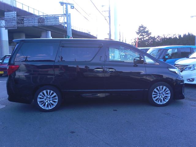 アルファード ２４０Ｓ　Ｃパッケージ　車検２年付　ツインサンルーフ　メーカーＯＰナビ　後席モニター　フルセグ　ＤＶＤ再生　Ｂｌｕｅｔｏｏｔｈ　両側パワースライドドア　パワーバックドア　ＥＴＣ　パワーシート　エグゼクティブキャプテンシート（21枚目）