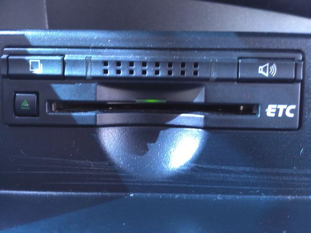 エスティマ アエラス プレミアムエディション 車検2年付 オイル消費対策済 後期型 純正8インチナビ 後席モニター フルセグ DVD再生 Bluetooth バックモニター ETC 両側パワースライドドア ハーフレザー ドライブレコーダー 7人乗(18枚目)