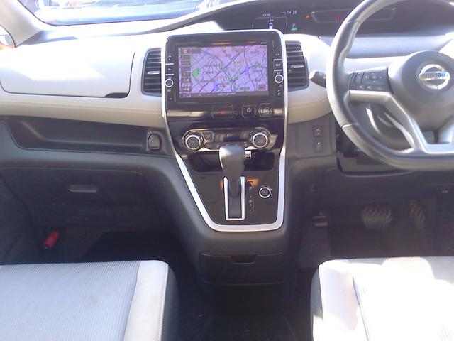 セレナ ハイウェイスター　車検整備付　純正８インチナビ　後席モニター　両側電動ドア　フルセグ　ＤＶＤ再生　Ｂｌｕｅｔｏｏｔｈ　アラウンドビューモニター　エマージェンシーブレーキ　ＥＴＣ　ハンズフリー　パーキングサポート　ＬＥＤ（14枚目）