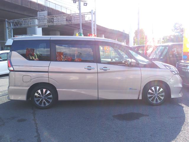 セレナ ハイウェイスター　車検整備付　純正８インチナビ　後席モニター　両側電動ドア　フルセグ　ＤＶＤ再生　Ｂｌｕｅｔｏｏｔｈ　アラウンドビューモニター　エマージェンシーブレーキ　ＥＴＣ　ハンズフリー　パーキングサポート　ＬＥＤ（22枚目）