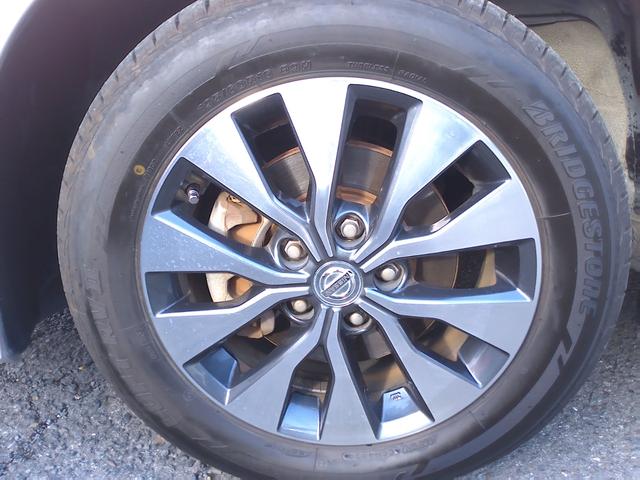 セレナ ハイウェイスター　車検整備付　純正８インチナビ　後席モニター　両側電動ドア　フルセグ　ＤＶＤ再生　Ｂｌｕｅｔｏｏｔｈ　アラウンドビューモニター　エマージェンシーブレーキ　ＥＴＣ　ハンズフリー　パーキングサポート　ＬＥＤ（31枚目）