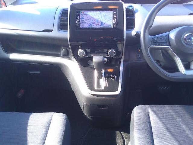 セレナ Ｓ　車検整備付　純正ナビ　アラウンドビューモニター　地デジ　ＤＶＤ再生　Ｂｌｕｅｔｏｏｔｈ　ＥＴＣ　　踏み間違い防止　パワースライドドア　クリアランスソナー　クルーズコントロール　エマージェンシーブレーキ（14枚目）