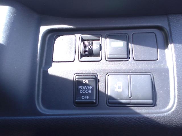 セレナ Ｓ　車検整備付　純正ナビ　アラウンドビューモニター　地デジ　ＤＶＤ再生　Ｂｌｕｅｔｏｏｔｈ　ＥＴＣ　　踏み間違い防止　パワースライドドア　クリアランスソナー　クルーズコントロール　エマージェンシーブレーキ（18枚目）