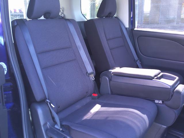 セレナ Ｓ　車検整備付　純正ナビ　アラウンドビューモニター　地デジ　ＤＶＤ再生　Ｂｌｕｅｔｏｏｔｈ　ＥＴＣ　　踏み間違い防止　パワースライドドア　クリアランスソナー　クルーズコントロール　エマージェンシーブレーキ（26枚目）