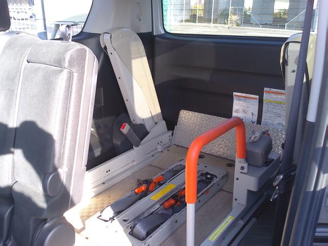 セレナ ２０Ｓ　チェアキャブ　リフタータイプ　車検２年付　車いすリフト　車いす１名＋５名乗車純正メモリーナビ　フルセグ　バックモニター　クルーズコントロール　両側スライドドア　キーレスリモコン（25枚目）