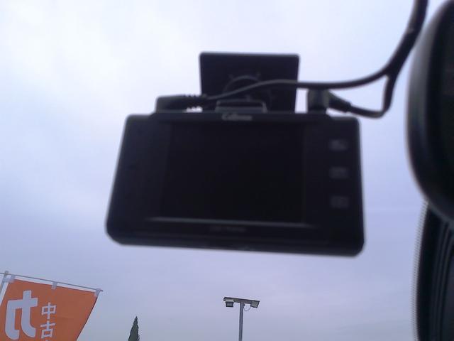 セレナ Ｇ　車検２年付　純正８インチナビ　後席モニター　フルセグ　ＤＶＤ再生　Ｂｌｕｅｔｏｏｔｈ　両側電動ドア　バックモニター　ＥＴＣ　エマージェンシーブレーキ　ＬＥＤ（19枚目）