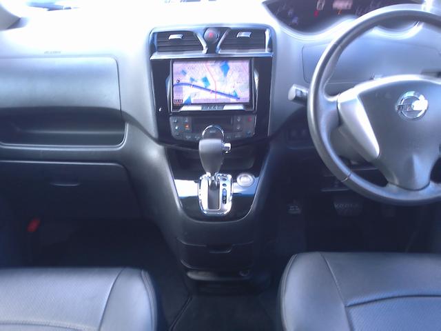 セレナ ハイウェイスターＳ－ＨＶアドバンスドセーフティパック　車検２年付　８インチナビ　後席モニター　アラウンドビューモニター　両側パワースライドドア　フルセグ　ＤＶＤ再生　Ｂｌｕｅｔｏｏｔｈ　ＥＴＣ　前後ドライブレコーダー　エマブレ　踏み間違い防止　ＬＥＤ（13枚目）