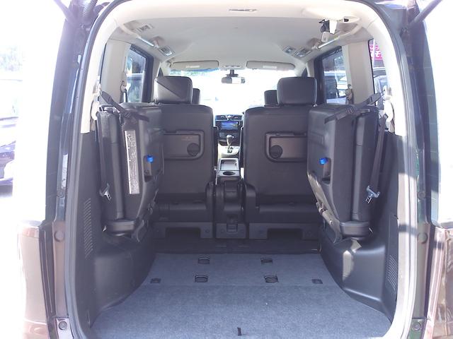 セレナ ２０Ｘ　Ｖセレクション＋セーフティ　Ｓ－ハイブリッド　クロスギアパッケージ　車検２年付　メモリーナビ　フルセグ　ＤＶＤ再生　Ｂｌｕｅｔｏｏｔｈ　ＥＴＣ　両側パワースライドドア　エマージェンシーブレーキ　クルーズコントロール（12枚目）