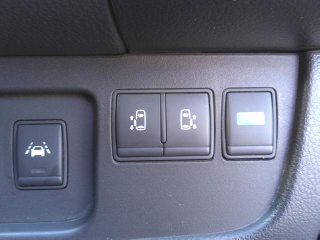 セレナ ２０Ｘ　Ｖセレクション＋セーフティ　Ｓ－ハイブリッド　クロスギアパッケージ　車検２年付　メモリーナビ　フルセグ　ＤＶＤ再生　Ｂｌｕｅｔｏｏｔｈ　ＥＴＣ　両側パワースライドドア　エマージェンシーブレーキ　クルーズコントロール（16枚目）