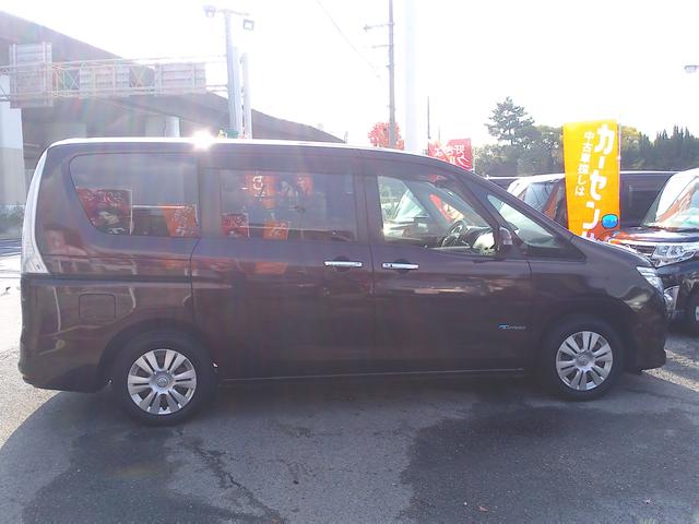 セレナ ２０Ｘ　Ｖセレクション＋セーフティ　Ｓ－ハイブリッド　クロスギアパッケージ　車検２年付　メモリーナビ　フルセグ　ＤＶＤ再生　Ｂｌｕｅｔｏｏｔｈ　ＥＴＣ　両側パワースライドドア　エマージェンシーブレーキ　クルーズコントロール（19枚目）