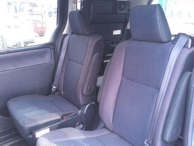 ヴォクシー ハイブリッドＸ　車検２年付　純正ＳＤナビＴＶ　両側パワースライドドア　Ｂｌｕｅｔｏｏｔｈ　ＥＴＣ　バックモニター　ＬＥＤ　電子シフト　純正アルミ（9枚目）