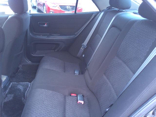 アルテッツァ ＲＳ２００　リミテッド　車検２年付　６速ＭＴ　３Ｓエンジン　　リアウィング　社外アルミ　純正ナビ　ＤＶＤ再生　ＣＤ　キーレスリモコン　ＨＩＤ　電動格納ミラー　ＥＴＣ　フロマット　ドアバイザー　オートエアコン（9枚目）