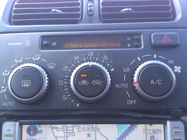 アルテッツァ ＲＳ２００　リミテッド　車検２年付　６速ＭＴ　３Ｓエンジン　　リアウィング　社外アルミ　純正ナビ　ＤＶＤ再生　ＣＤ　キーレスリモコン　ＨＩＤ　電動格納ミラー　ＥＴＣ　フロマット　ドアバイザー　オートエアコン（13枚目）