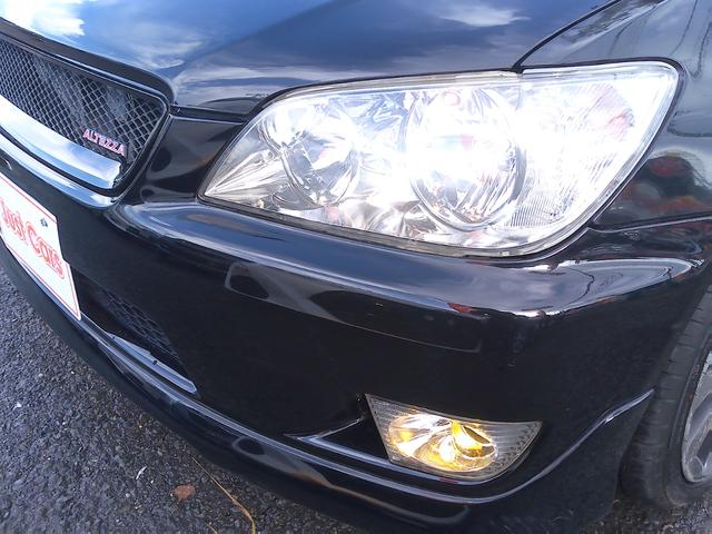 アルテッツァ ＲＳ２００　リミテッド　車検２年付　６速ＭＴ　３Ｓエンジン　　リアウィング　社外アルミ　純正ナビ　ＤＶＤ再生　ＣＤ　キーレスリモコン　ＨＩＤ　電動格納ミラー　ＥＴＣ　フロマット　ドアバイザー　オートエアコン（17枚目）