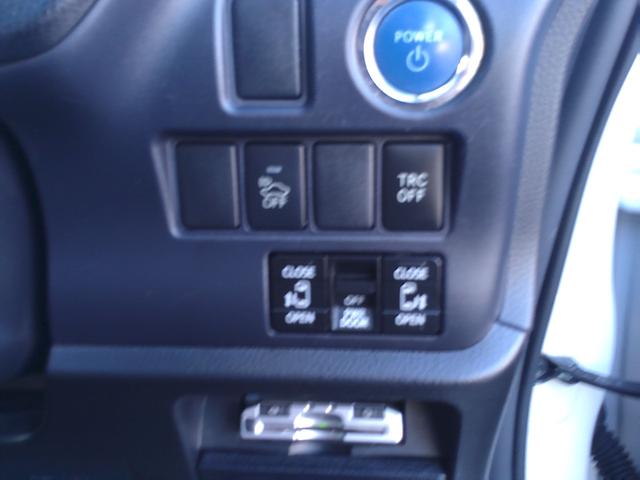 ノア ハイブリッドＧ　車検２年付　純正９インチナビ　パノラミックビューモニター　フルセグ　ＤＶＤ再生　Ｂｌｕｅｔｏｏｔｈ　ＥＴＣ　クルコン　フロントカメラ　サイドカメラ　ＬＥＤ（16枚目）