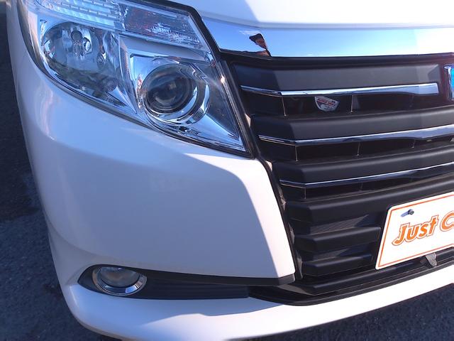 ノア ハイブリッドＧ　車検２年付　純正９インチナビ　パノラミックビューモニター　フルセグ　ＤＶＤ再生　Ｂｌｕｅｔｏｏｔｈ　ＥＴＣ　クルコン　フロントカメラ　サイドカメラ　ＬＥＤ（17枚目）