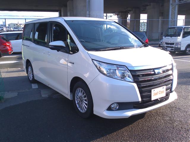 ノア ハイブリッドＧ　車検２年付　純正９インチナビ　パノラミックビューモニター　フルセグ　ＤＶＤ再生　Ｂｌｕｅｔｏｏｔｈ　ＥＴＣ　クルコン　フロントカメラ　サイドカメラ　ＬＥＤ（28枚目）
