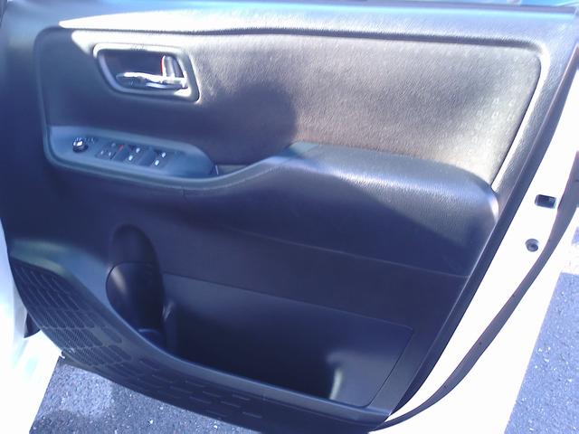 ノア ハイブリッドＧ　車検２年付　純正９インチナビ　パノラミックビューモニター　フルセグ　ＤＶＤ再生　Ｂｌｕｅｔｏｏｔｈ　ＥＴＣ　クルコン　フロントカメラ　サイドカメラ　ＬＥＤ（33枚目）