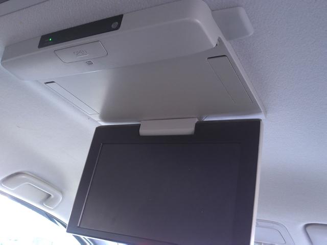 ヴォクシー ハイブリッドＶ　車検２年付　純正９インチナビ　後席モニター　フルセグ　ＤＶＤ再生　Ｂｌｕｅｔｏｏｔｈ　バックモニター　両側パワースライドドア　ローダウン　ＥＴＣ（15枚目）