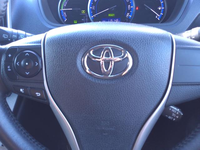 ヴォクシー ハイブリッドＶ　車検２年付　純正９インチナビ　後席モニター　フルセグ　ＤＶＤ再生　Ｂｌｕｅｔｏｏｔｈ　バックモニター　両側パワースライドドア　ローダウン　ＥＴＣ（17枚目）