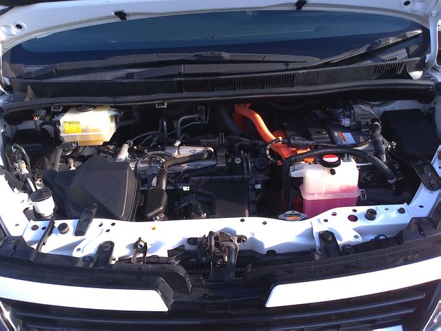 ヴォクシー ハイブリッドＶ　車検２年付　純正９インチナビ　後席モニター　フルセグ　ＤＶＤ再生　Ｂｌｕｅｔｏｏｔｈ　バックモニター　両側パワースライドドア　ローダウン　ＥＴＣ（25枚目）