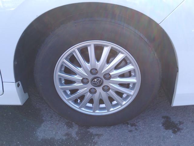 ヴォクシー ハイブリッドＶ　車検２年付　純正９インチナビ　後席モニター　フルセグ　ＤＶＤ再生　Ｂｌｕｅｔｏｏｔｈ　バックモニター　両側パワースライドドア　ローダウン　ＥＴＣ（29枚目）